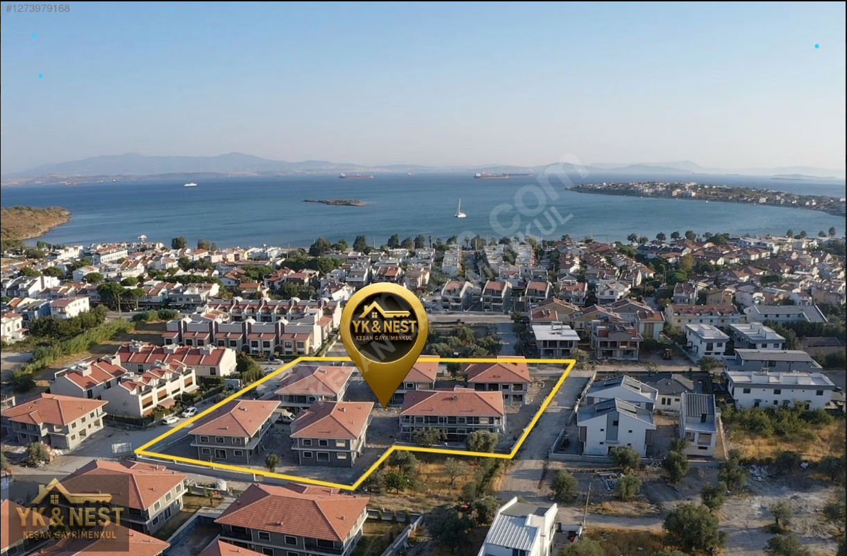 Denize 250 metre Çandarlıda 1+1 Satılık Yazlık Daire
